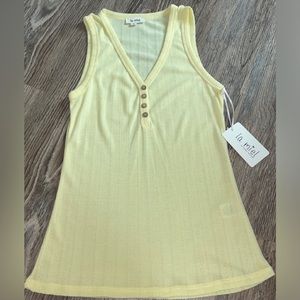 Yellow Tank with button details 🌼